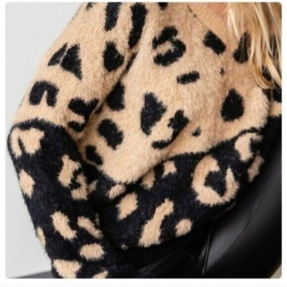 LEOPARD COZY COLOR BLOCK SWEATER-NEW - Picture 4 of 7